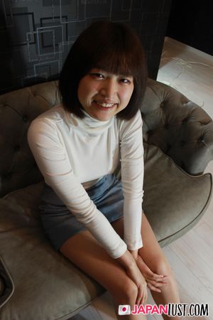 Hot curvy Japanese Teen Got Her Pussy Creampie - Photo 5