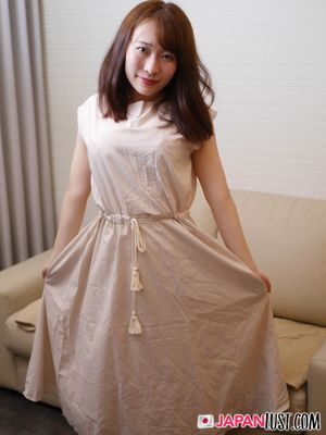 Thick Japanese Wet Pussy Penetration and Creampie - Photo 13