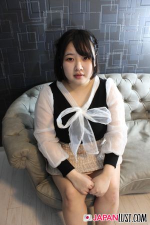 Chubby Japanese With Big Tits Enjoys Riding Cock and Creampie - Photo 5