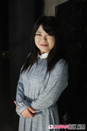 Hot Natural Body Japanese Rides and Get Creampie in POV - Photo 9