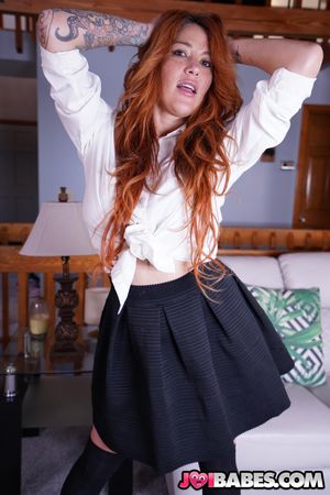Tutor's Reward: Redhead MILF's VR Jerk Off Instructions - Photo 10