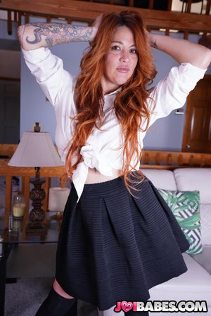Tutor's Reward: Redhead MILF's VR Jerk Off Instructions - Photo 9