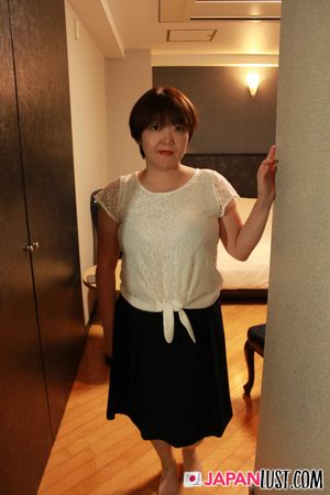 Asian MILF toys herself before aggressive anal sex with younger man - Photo 15
