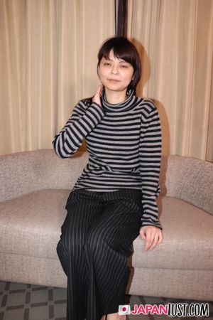 Shy Asian girl turns wild—sucks cock in POV, spreads her legs, and takes every inch deep in multiple positions - Photo 5