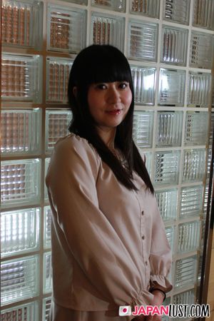 Kayo Nakatsui shifts from timid interview to raw pussy play and rough fucking - Photo 20
