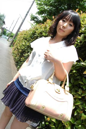 Mature Japanese Can't Resist Creampie - Photo 13
