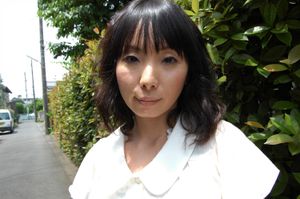 Mature Japanese Can't Resist Creampie - Photo 15