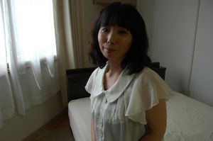 Mature Japanese Can't Resist Creampie - Photo 38