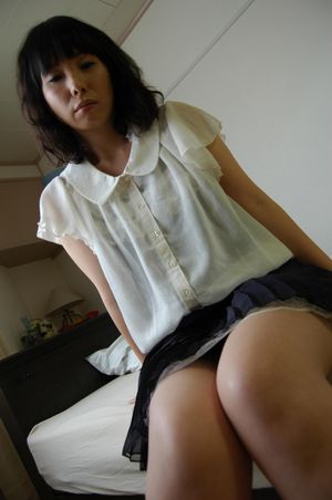 Mature Japanese Can't Resist Creampie - Photo 39