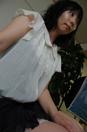 Mature Japanese Can't Resist Creampie - Photo 49