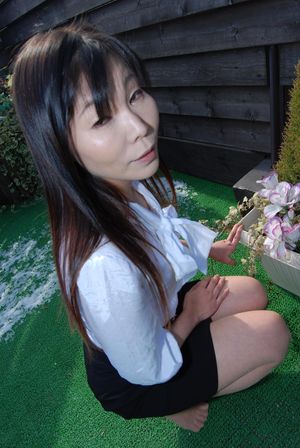 Petite Pale Cougar Creampie - Photo 24