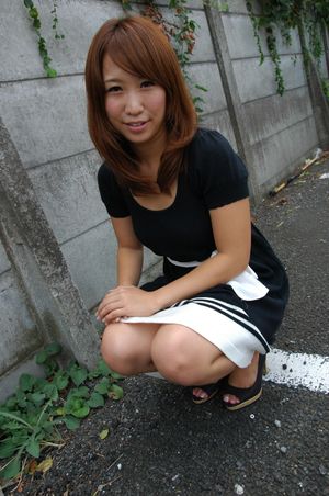 Tanned young Japanese MILF willing to do anything to provide for her family - Photo 6