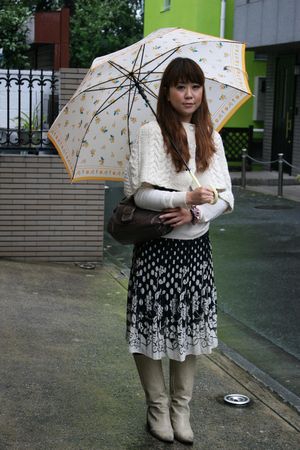 Adorable Japanese wife warms her pussy with a hot creampie on a cold rainy day - Photo 5