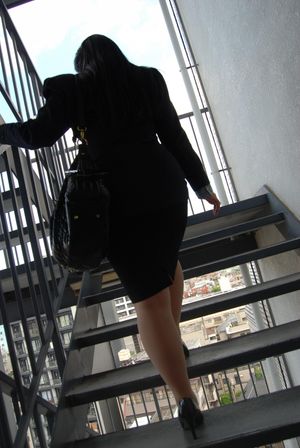 Chubby mature Japanese secretary creampied while husband is at work - Photo 21