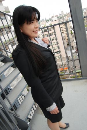 Chubby mature Japanese secretary creampied while husband is at work - Photo 29