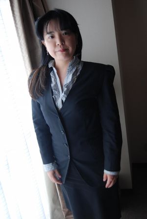 Chubby mature Japanese secretary creampied while husband is at work - Photo 36