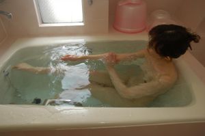 She Keeps Her Hands Busy - Photo 309