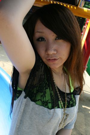 Sweet teen presenting nice tits - Photo 25