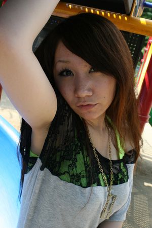 Sweet teen presenting nice tits - Photo 26
