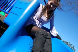 Teen Japanese amateur drips out a big creampie - Photo 14