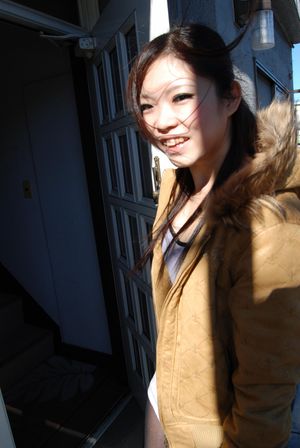 Teen Japanese amateur drips out a big creampie - Photo 43