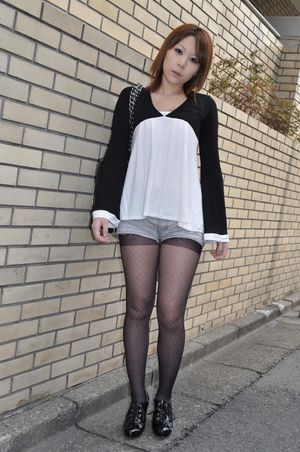 Lovely Japanese cutie takes her pantyhose off and rides some cock - Photo 19