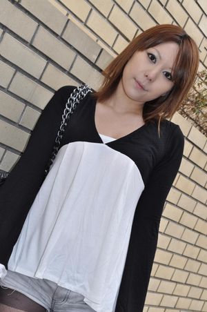 Lovely Japanese cutie takes her pantyhose off and rides some cock - Photo 20