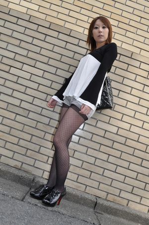 Lovely Japanese cutie takes her pantyhose off and rides some cock - Photo 22