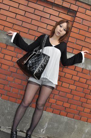 Lovely Japanese cutie takes her pantyhose off and rides some cock - Photo 40