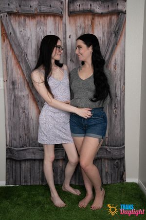 Petite Trans Grace Iris Loves A Wet Pussy - Photo 180