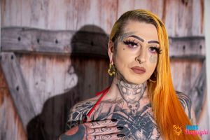 Robin Coffins Takes Cock From Alt Trans Beauty - Photo 25