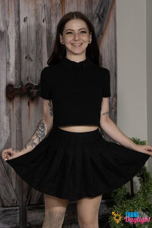 Viviana licks Lilly’s pussy, gets sucked, then pounds her deep in spoons and doggy, finishing with a cream pie - Photo 135
