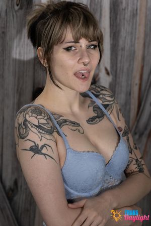 Tranny with huge cock fucks inked vixen; both scream in ecstasy - Photo 13