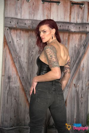 Arachne's Invitation: A Redhead's Desire - Photo 7