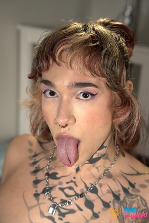 Shade Night's Romantic Encounter: Trans Girlfriend Pleasures Her - Photo 113