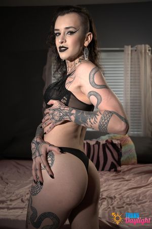 Viviana Rose's Romantic Bareback Encounter with Randi Cheeks - Photo 146