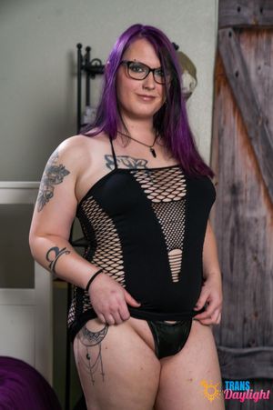 Violet Clouds and Luna Lovely Enjoy a Romantic Bareback Weekend - Photo 12