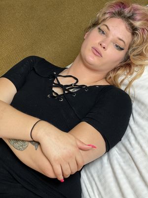 Trans Couch Crasher Beatrix Doll Pays Rent Bareback - Photo 210