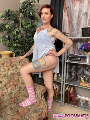 Trans Sophie Ladder Seduces Book Store Clerk - Photo 75