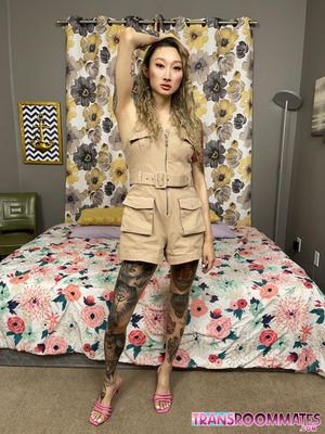 Billie Beaumont Dominates Her Roommates Cock And Ass - Photo 37