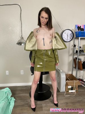 Cozy Gams Creates Herself A Bareback Trans Love Robot - Photo 12