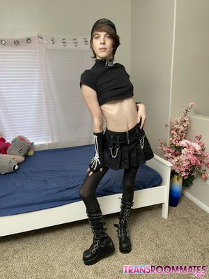 Trans Bandmates Strip For Handjobs And Bareback - Photo 43
