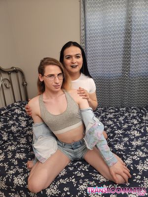 Jaymee Castles Comforts Her Trans Roommate Sexually - Photo 187