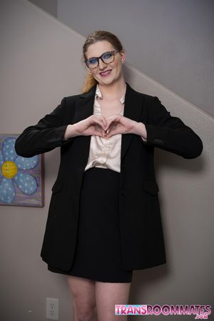 Sexy Trans Maid Neci Archer Pleases Her Client - Photo 89