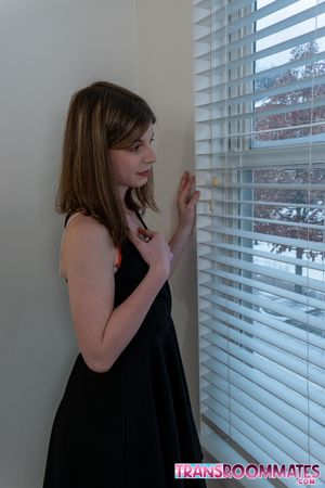 Sydney Summers Seduces Her Roommate For Creampie - Photo 206