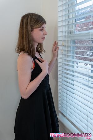 Sydney Summers Seduces Her Roommate For Creampie - Photo 207