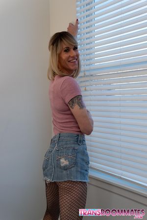 Petite Trans Sydney Summers Gives A Home Tour - Photo 7