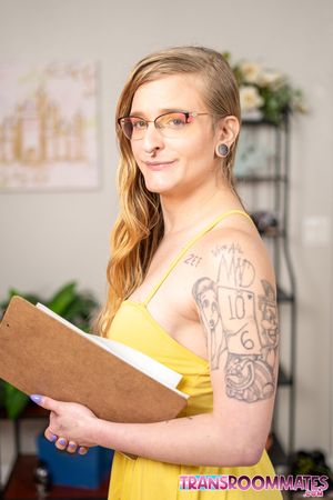 Horny Trans Thea Daze Enjoys Getting Spitroasted - Photo 250