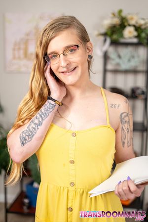 Horny Trans Thea Daze Enjoys Getting Spitroasted - Photo 255
