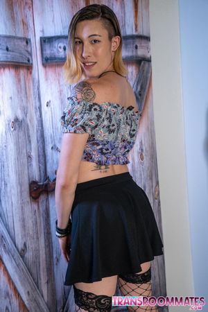 Riley Parker Finds Trans Hookup At Her New Job - Photo 86